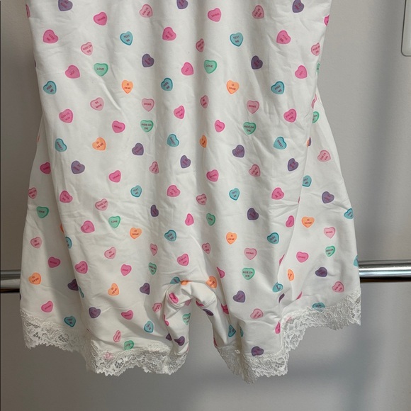 Ships today!! NWT Skims Fits Everybody Lace Triangle Romper Marble Candy Heart P - Picture 6 of 14